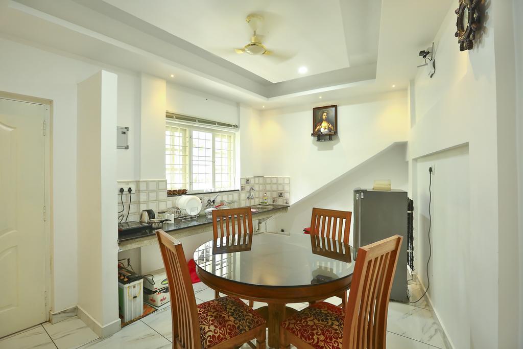 Aaron'S Homestay Kochi Exterior photo