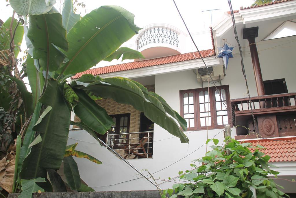Aaron'S Homestay Kochi Exterior photo