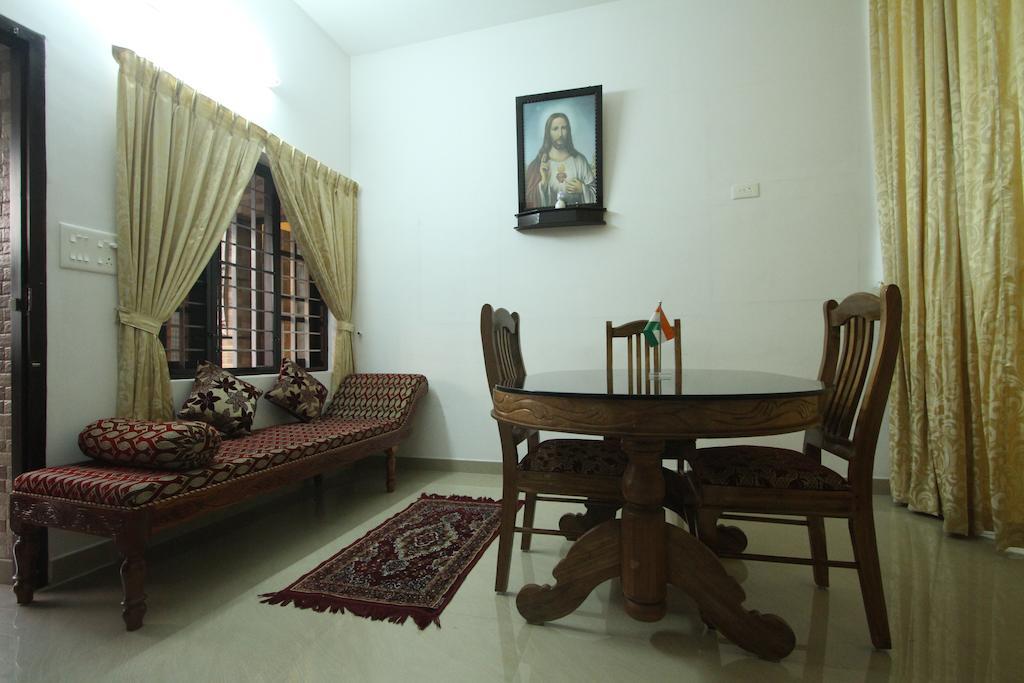Aaron'S Homestay Kochi Exterior photo